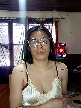 Snapshot of lucixxx14 chatting on 16, 10, 2025 lucixxx14 online show from 16, 10, 2025