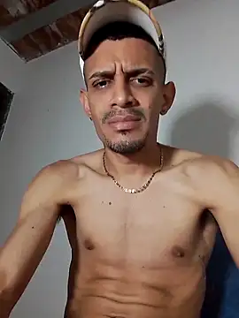 Snapshot of LATINO27CM chatting on 26, 10, 2025 LATINO27CM online show from 26, 10, 2025