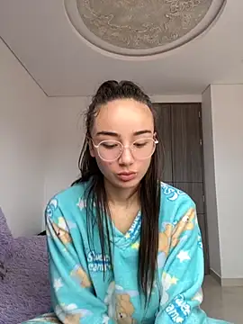 Snapshot of Innerpeace_ chatting on 4, 10, 2025 Innerpeace online show from 4, 10, 2025