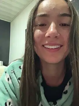 Snapshot of Innerpeace_ chatting on 14, 10, 2025 Innerpeace online show from 14, 10, 2025