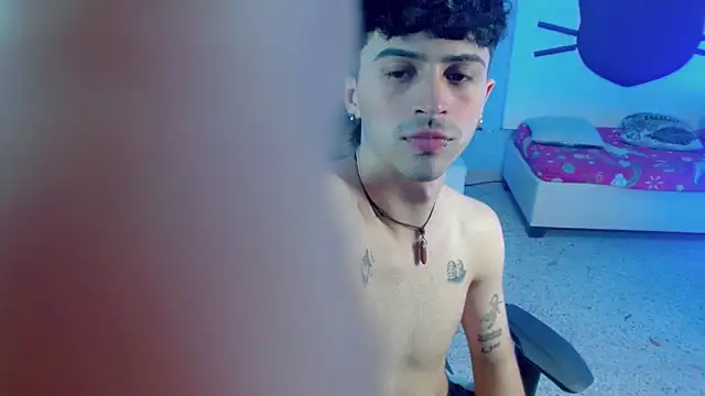 Snapshot of Twink_fun_ chatting on 25, 9, 2025 Twink fun online show from 25, 9, 2025