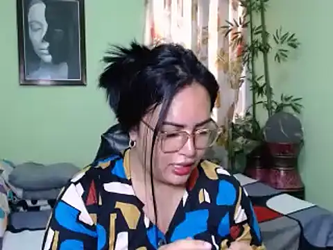 Snapshot of ConnieVentura chatting on 21, 9, 2025 ConnieVentura online show from 21, 9, 2025