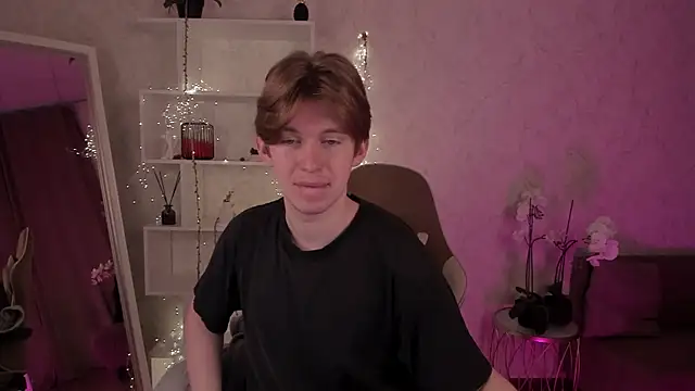 Snapshot of Vincent_Pots chatting on 3, 10, 2025 Vincent Pots online show from 3, 10, 2025