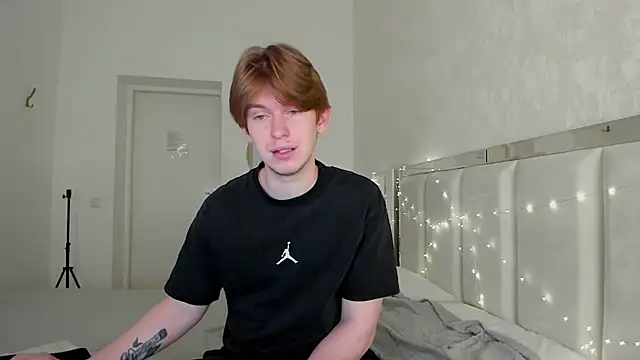 Snapshot of Vincent_Pots chatting on 8, 10, 2025 Vincent Pots online show from 8, 10, 2025