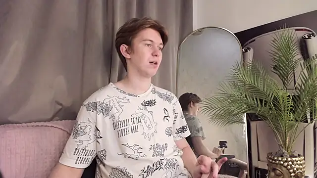 Snapshot of Vincent_Pots chatting on 14, 10, 2025 Vincent Pots online show from 14, 10, 2025