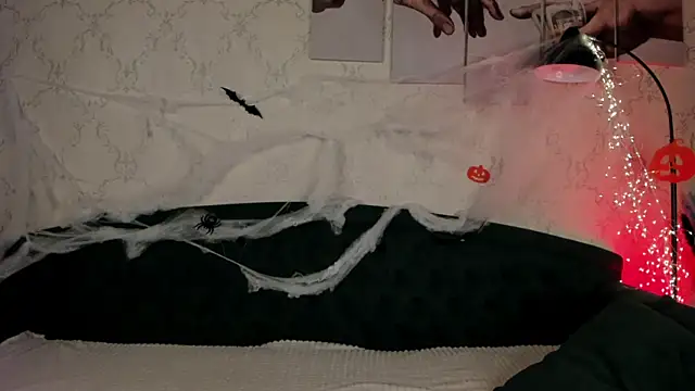 Snapshot of Vincent_Pots chatting on 25, 10, 2025 Vincent Pots online show from 25, 10, 2025