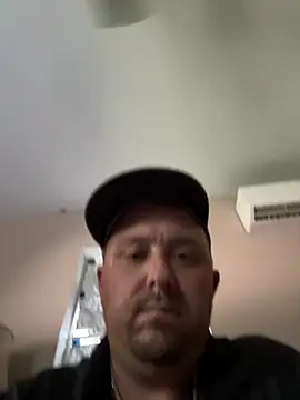 Snapshot of chatting on 24, 9, 2025 online show from 24, 9, 2025