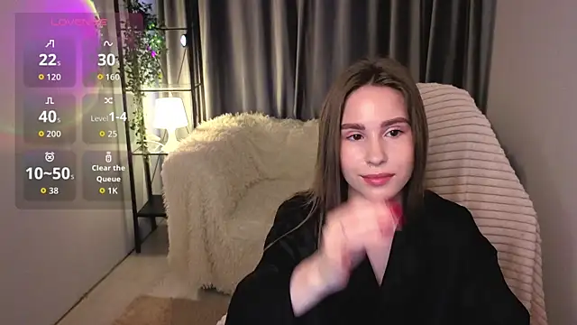 Snapshot of chatting on 13, 10, 2025 online show from 13, 10, 2025