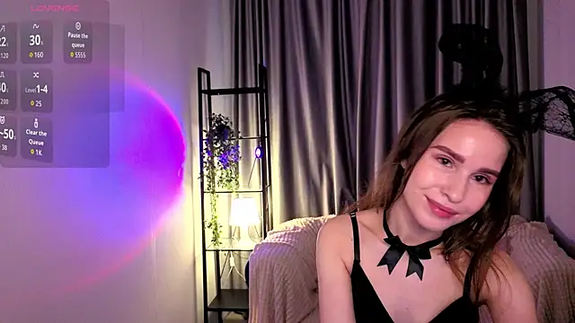 Snapshot of chatting on 25, 10, 2025 online show from 25, 10, 2025