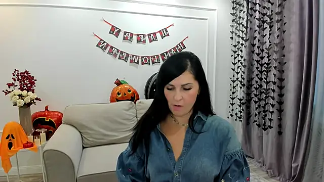 Snapshot of Moon_Veloure1 chatting on 16, 10, 2025 Moon Veloure1 online show from 16, 10, 2025