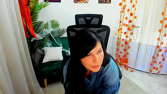 Snapshot of Moon_Veloure1 chatting on 20, 10, 2025 Moon Veloure1 online show from 20, 10, 2025