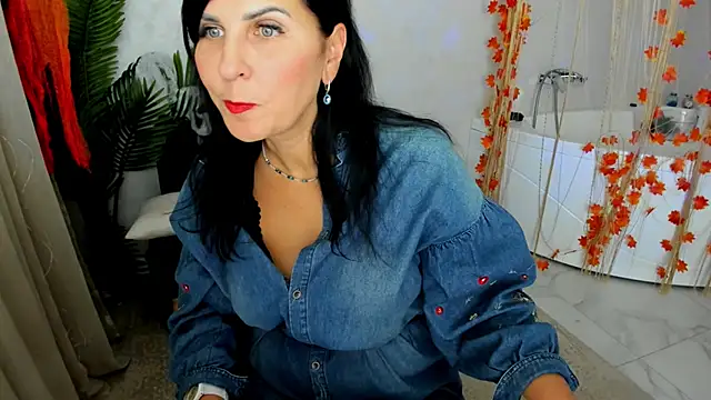 Snapshot of Moon_Veloure1 chatting on 5, 11, 2025 Moon Veloure1 online show from 5, 11, 2025