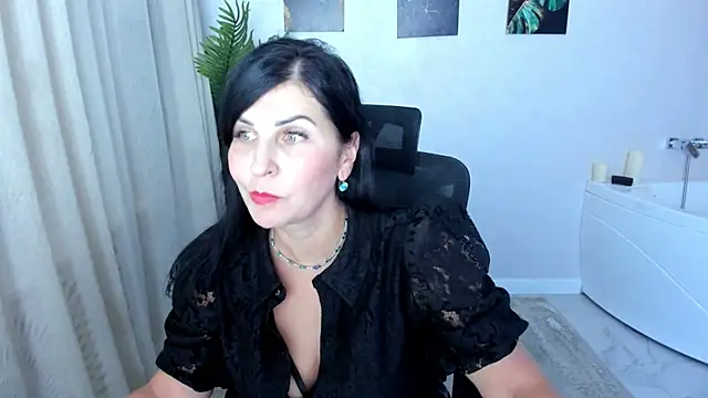 Moon Veloure1 online show from 9, 11, 2025