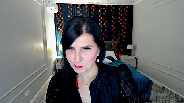 Moon Veloure1 online show from 15, 11, 2025