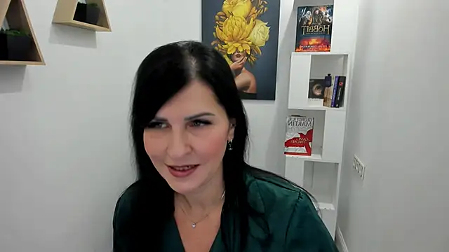 Moon Veloure1 online show from 23, 11, 2025