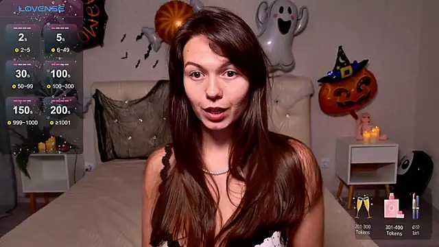 Snapshot of EllaCanny chatting on 29, 10, 2025 EllaCanny online show from 29, 10, 2025