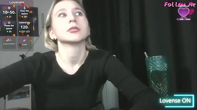 Snapshot of ChristinaFivePlus chatting on 10, 10, 2025 ChristinaFivePlus online show from 10, 10, 2025