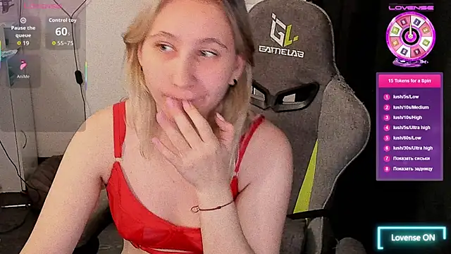 Snapshot of ChristinaFivePlus chatting on 20, 10, 2025 ChristinaFivePlus online show from 20, 10, 2025