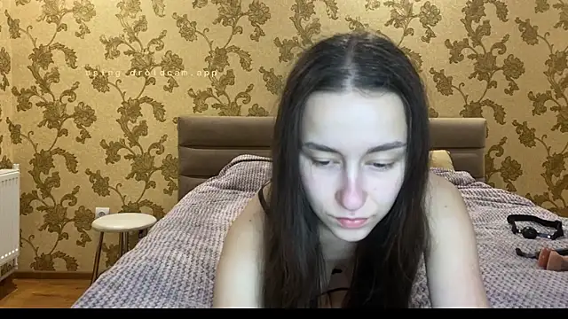 Snapshot of RiriLovesYouu chatting on 2, 11, 2025 RiriLovesYouu online show from 2, 11, 2025