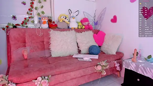 Snapshot of SophieLAmour chatting on 10, 10, 2025 SophieLAmour online show from 10, 10, 2025