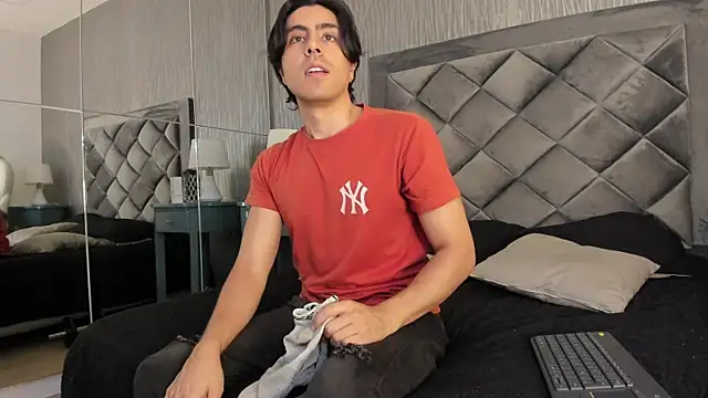 Snapshot of dylan_cross_ chatting on 25, 9, 2025 dylan cross online show from 25, 9, 2025