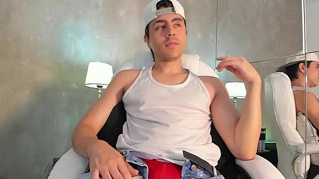 dylan cross  online show from 25, 11, 2025