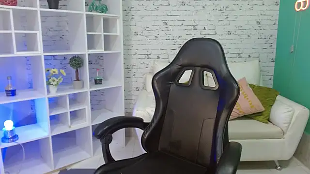 Snapshot of loaizalust chatting on 12, 10, 2025 loaizalust online show from 12, 10, 2025