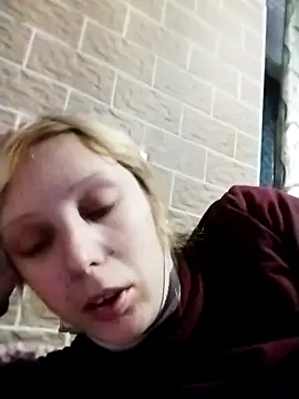 Snapshot of Ponka2011 chatting on 4, 11, 2025 Ponka2011 online show from 4, 11, 2025