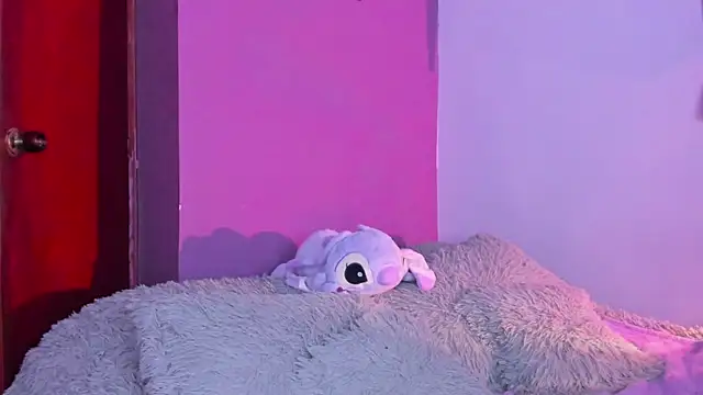 Snapshot of MegannP chatting on 29, 10, 2025 MegannP online show from 29, 10, 2025