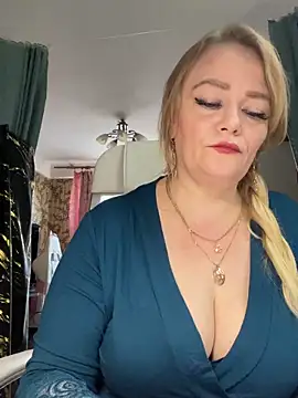 Snapshot of Sweet-blonde chatting on 16, 4, 2026 Sweet-blonde online show from 16, 4, 2026