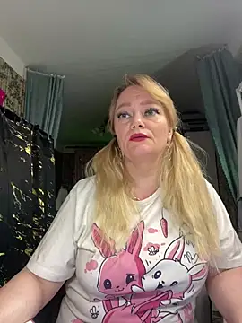 Snapshot of Sweet-blonde chatting on 22, 4, 2026 Sweet-blonde online show from 22, 4, 2026