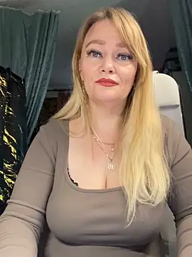 Snapshot of Sweet-blonde chatting on 29, 4, 2026 Sweet-blonde online show from 29, 4, 2026