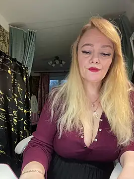 Snapshot of Sweet-blonde chatting on 11, 5, 2026 Sweet-blonde online show from 11, 5, 2026