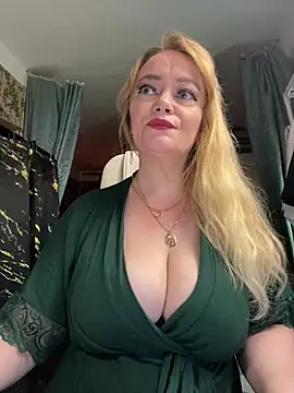 Snapshot of Sweet-blonde chatting on 13, 5, 2026 Sweet-blonde online show from 13, 5, 2026