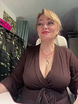 Snapshot of Sweet-blonde chatting on 21, 6, 2026 Sweet-blonde online show from 21, 6, 2026