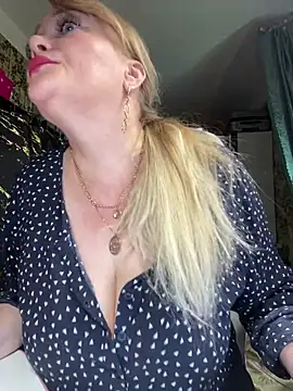 Snapshot of Sweet-blonde chatting on 15, 7, 2026 Sweet-blonde online show from 15, 7, 2026