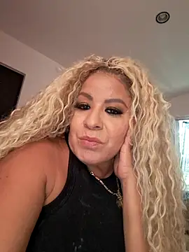 Snapshot of Areli_Salomon chatting on 26, 9, 2025 Areli Salomon online show from 26, 9, 2025