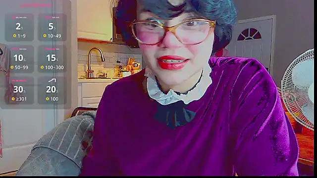 Snapshot of LunaMilav chatting on 4, 10, 2025 LunaMilav online show from 4, 10, 2025