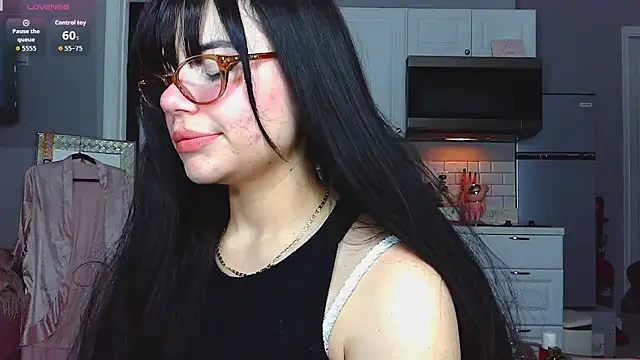 Snapshot of LunaMilav chatting on 16, 10, 2025 LunaMilav online show from 16, 10, 2025