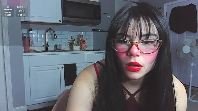 Snapshot of LunaMilav chatting on 16, 10, 2025 LunaMilav online show from 16, 10, 2025