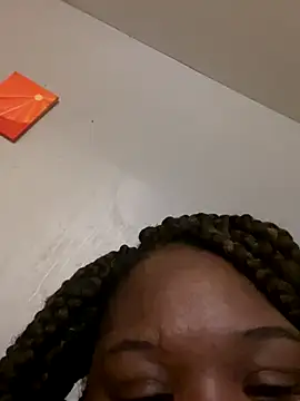 Snapshot of ChocolateKissesBaee chatting on 27, 9, 2025 ChocolateKissesBaee online show from 27, 9, 2025