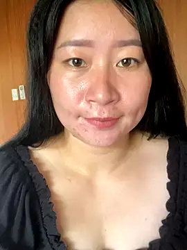 Snapshot of violet-00 chatting on 6, 10, 2025 violet-00 online show from 6, 10, 2025