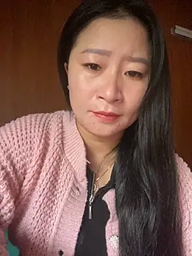 Snapshot of violet-00 chatting on 25, 10, 2025 violet-00 online show from 25, 10, 2025