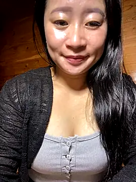 Snapshot of violet-00 chatting on 5, 11, 2025 violet-00 online show from 5, 11, 2025