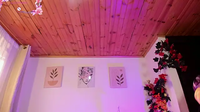 Snapshot of Lauraricci__ chatting on 11, 10, 2025 Lauraricci online show from 11, 10, 2025