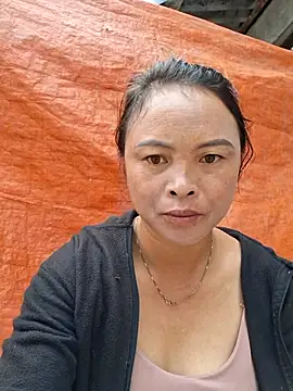 Snapshot of xuxulovezz chatting on 24, 9, 2025 xuxulovezz online show from 24, 9, 2025