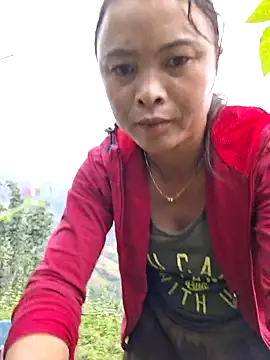 Snapshot of xuxulovezz chatting on 3, 10, 2025 xuxulovezz online show from 3, 10, 2025