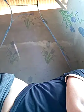 Snapshot of xuxulovezz chatting on 8, 10, 2025 xuxulovezz online show from 8, 10, 2025