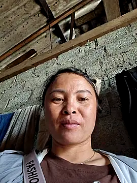 Snapshot of xuxulovezz chatting on 12, 10, 2025 xuxulovezz online show from 12, 10, 2025