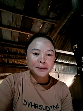 Snapshot of xuxulovezz chatting on 15, 10, 2025 xuxulovezz online show from 15, 10, 2025